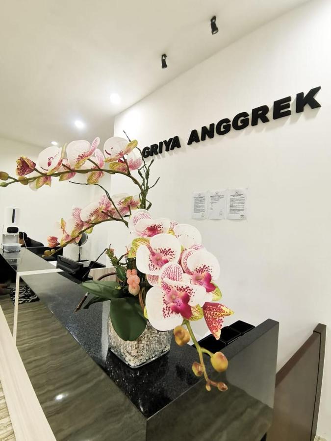 Griya Anggrek Hotel Trenggalek Exterior foto